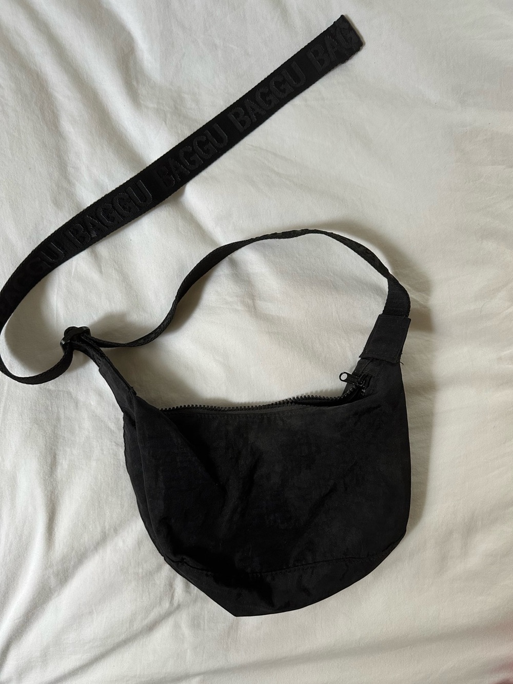 Black small Baggu